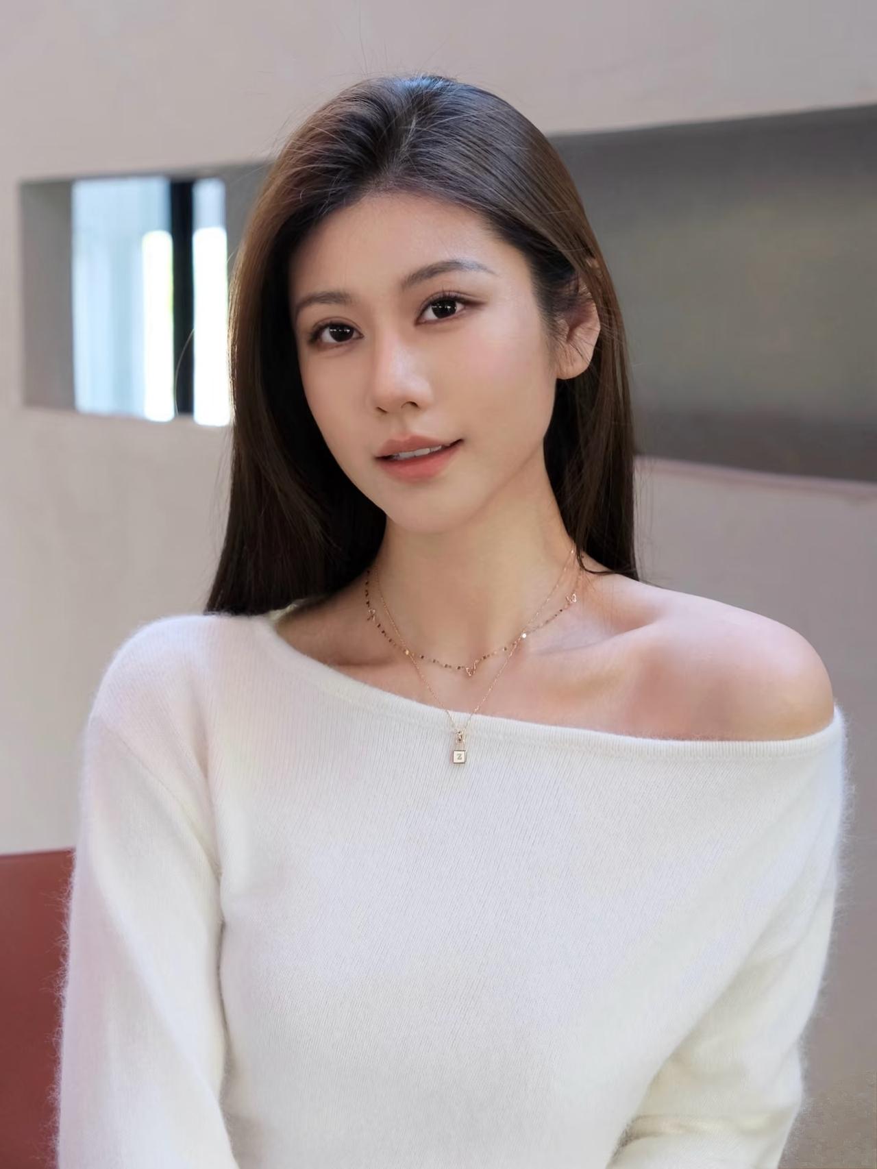 什么样的女人最令人着迷长发的美女最令人着迷。