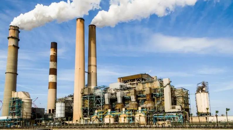 俄军对乌克兰全境进行报复，乌克兰西部与欧盟电网的输变电枢纽遭到打击。2