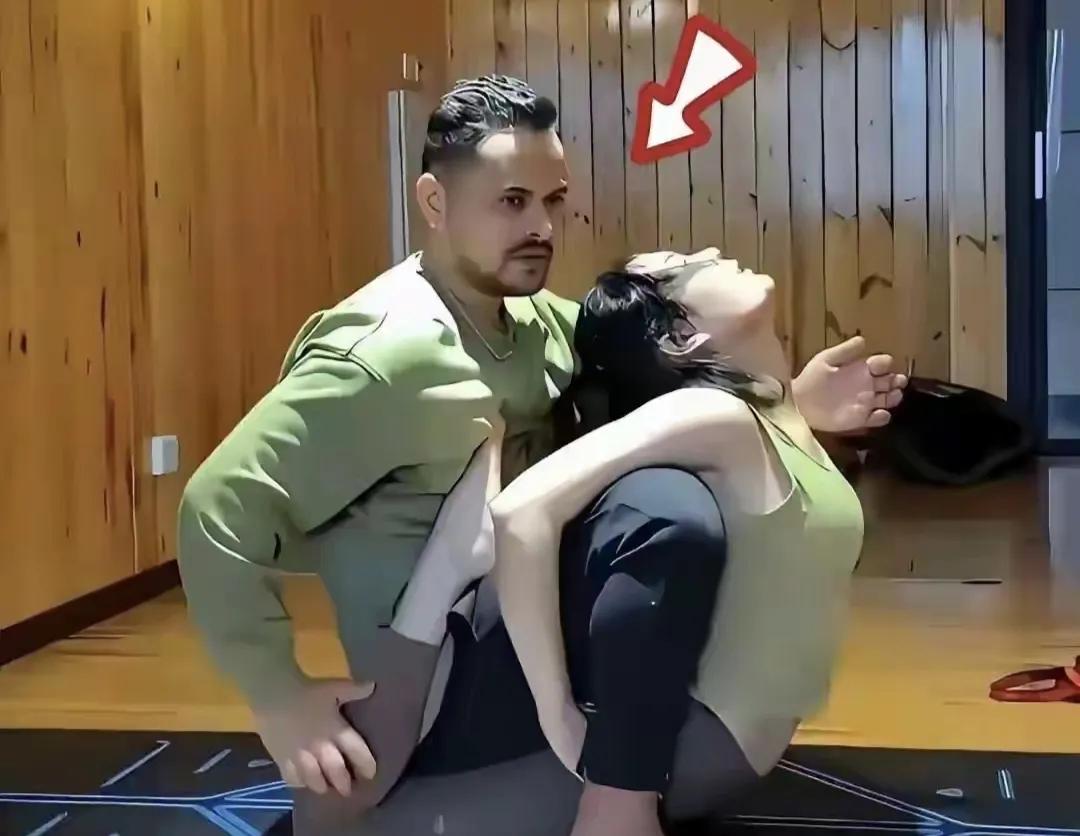 非法滞留中国的印度男子，披着瑜伽外教皮把中国女学员当偷拍素材郑州最近曝出一件事