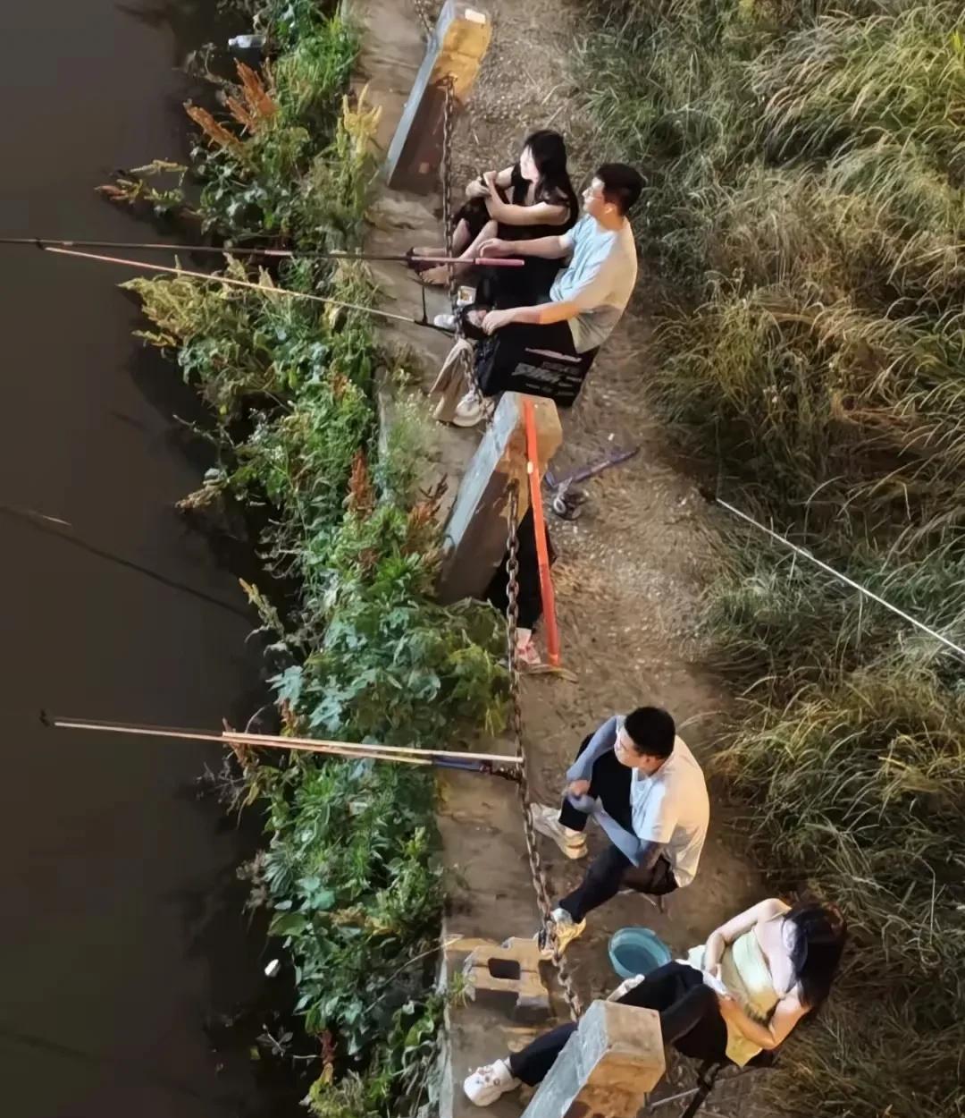 这是最幸福的钓鱼佬了吧？
