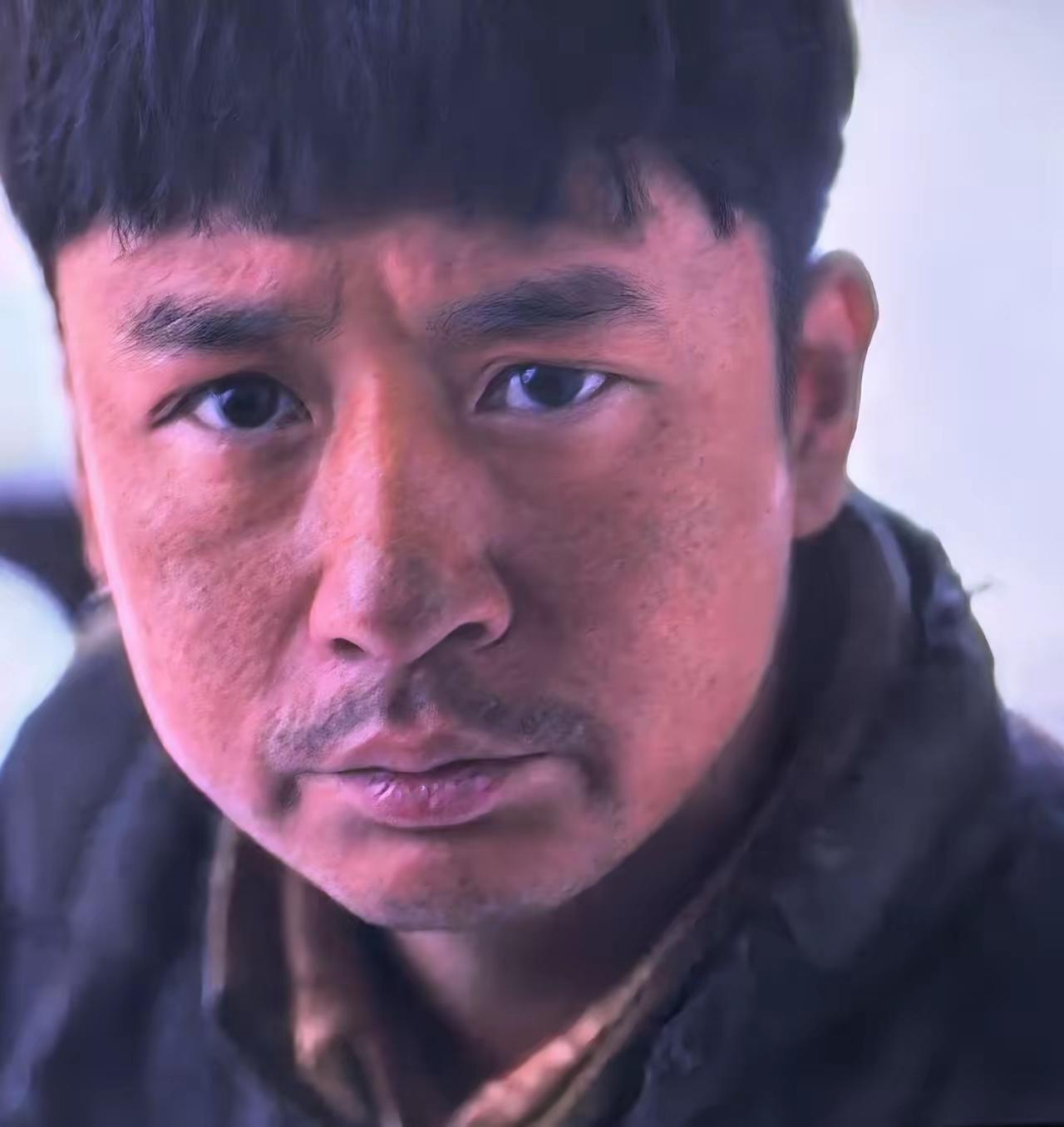 追剧《八千里路云和月》觉得张汝贤的风骨像点纸糊的，手一点就破了；丁玉娇贤淑就是软