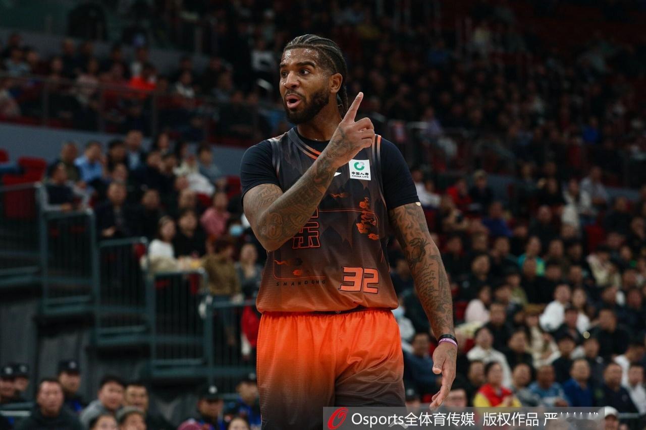 山东主场被浙江吊打，一门心思灭青岛，球队篮球文化有些奇葩山东主场前天85:7