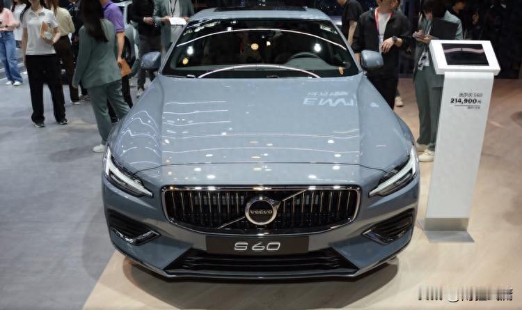 30万级豪华车直降12万！沃尔沃S6018万多就能提，年轻人闭眼冲？豪华