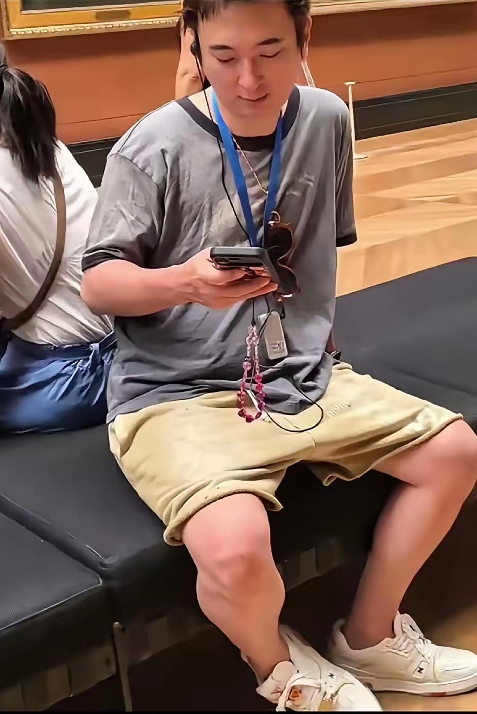 真的跟奇怪。万达公子穿的衣服裤子都是顶级奢侈品，为什么穿不出高级感呢，看上去和地