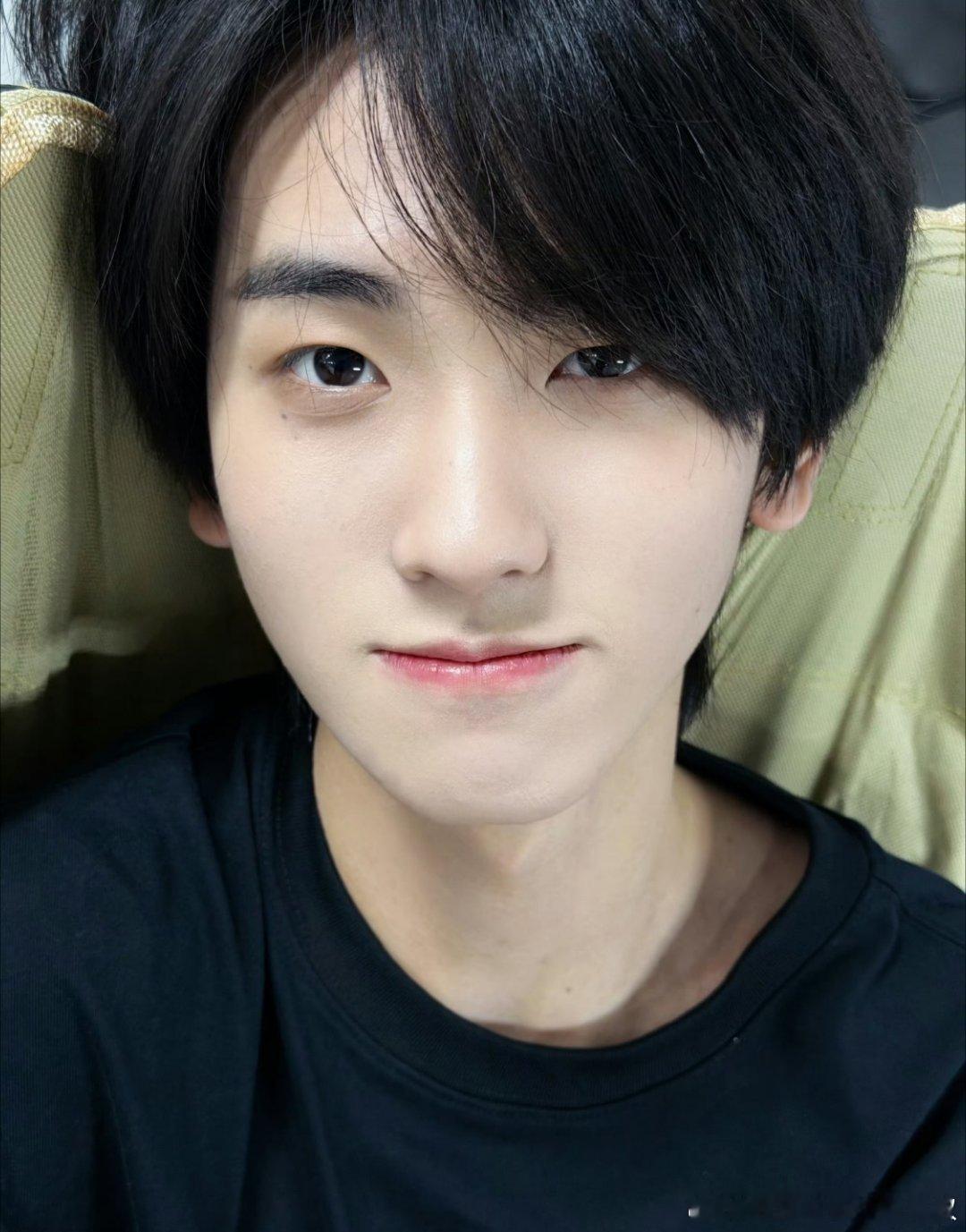 我的爱人。左奇函。kiyo。火鸡面。李浩宇。左千。扁扁。奇佑。哈哈哈。衡阳左