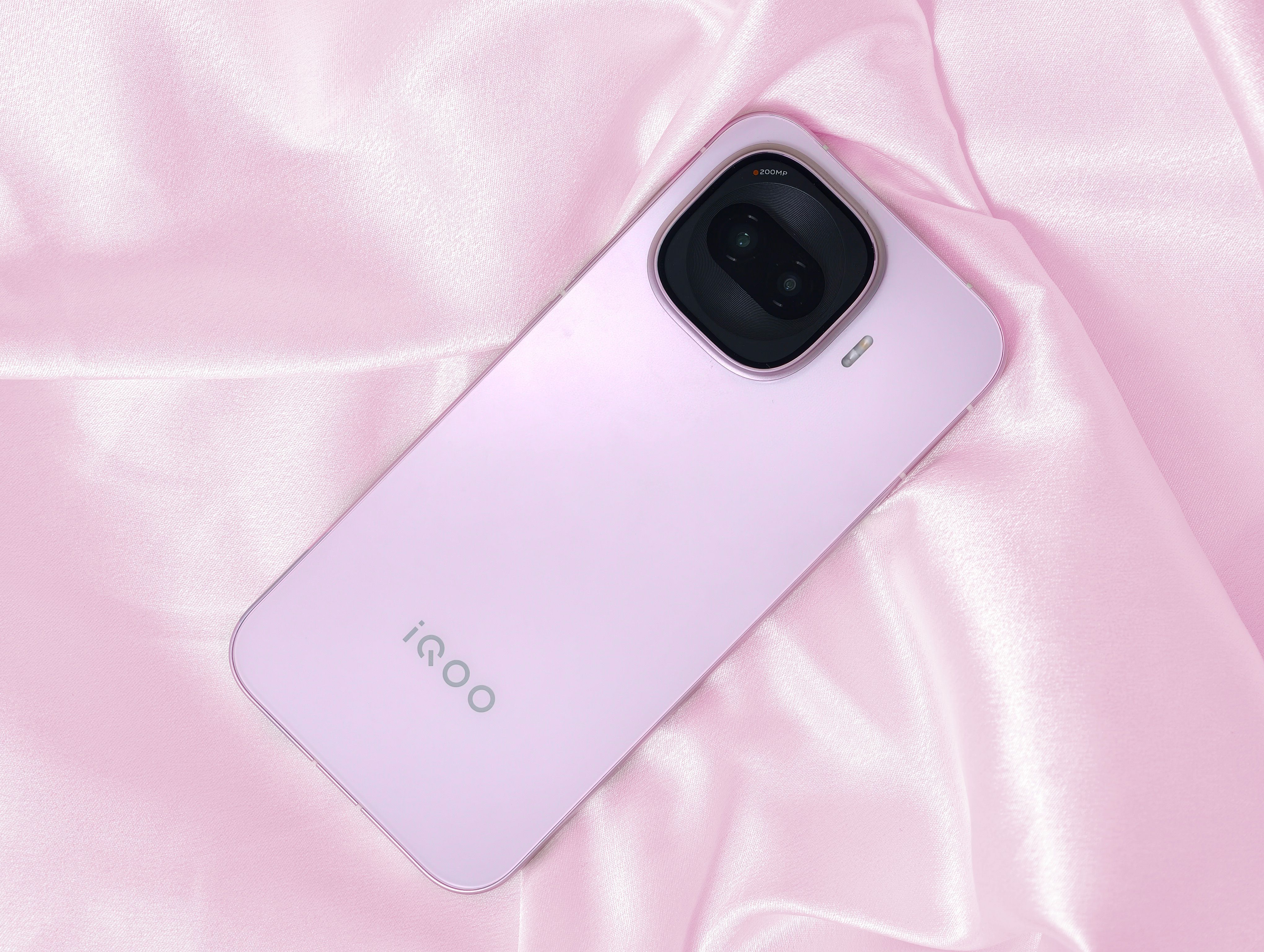 真没想到，大直男的iQOO竟然还做了猛男粉～iQOOZ11Turbo光晕粉拆