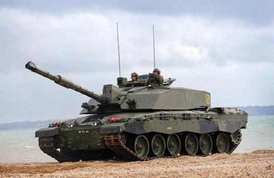 价值千万的坦克，为啥不装空调呢？要知道，坦克内的温度能达到56度，这样的高温能让