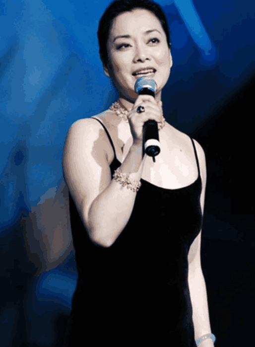 盘点内地著名女歌手唱功排行榜可惜最后一位选择皈依佛门