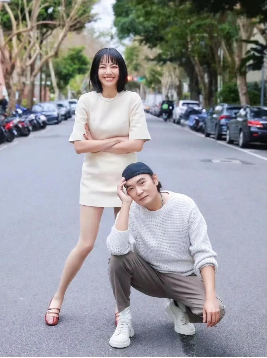 宠女狂魔～焦恩俊🥰果然只有女儿能让他露面，58岁已经帅气。这么好的男人，为什