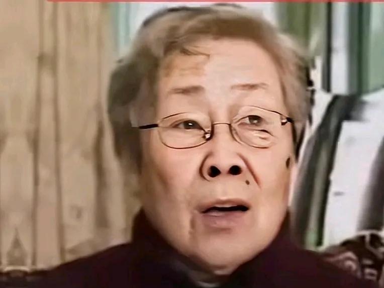 杜建英的长子和王树珍还真像啊！宗庆后妈妈也真是有福气，有媒体报道今年她已经10