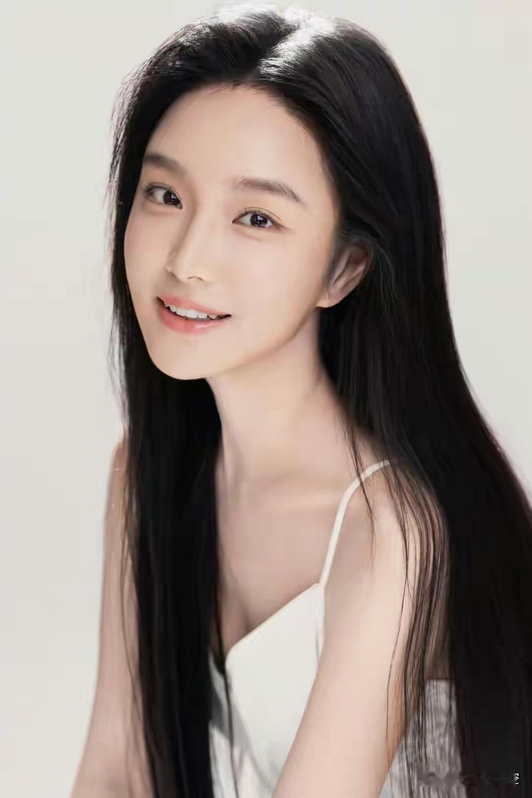 什么样的女孩可以被称为美女美女必须要漂亮，素颜也漂亮