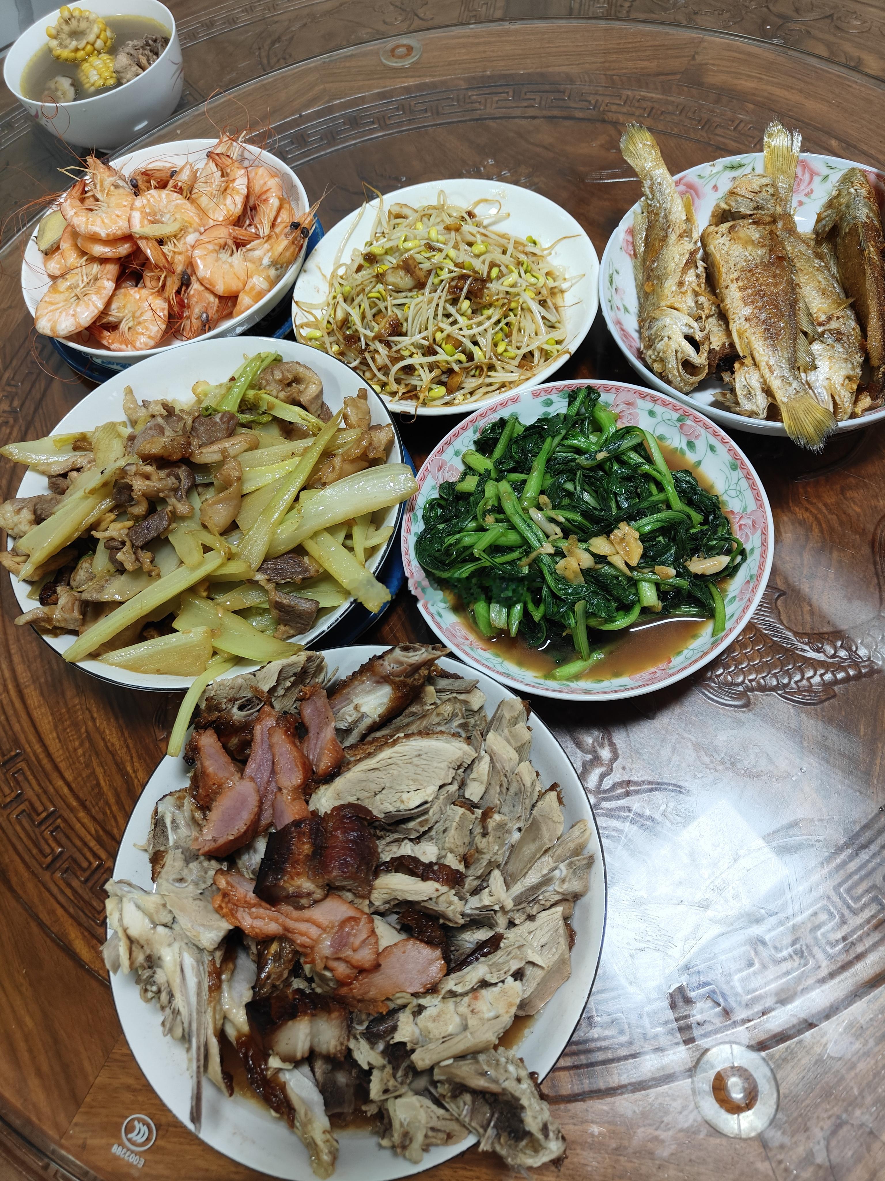 开海了，一定要去海边买点海鱼和大虾尝尝鲜🦐🐟
