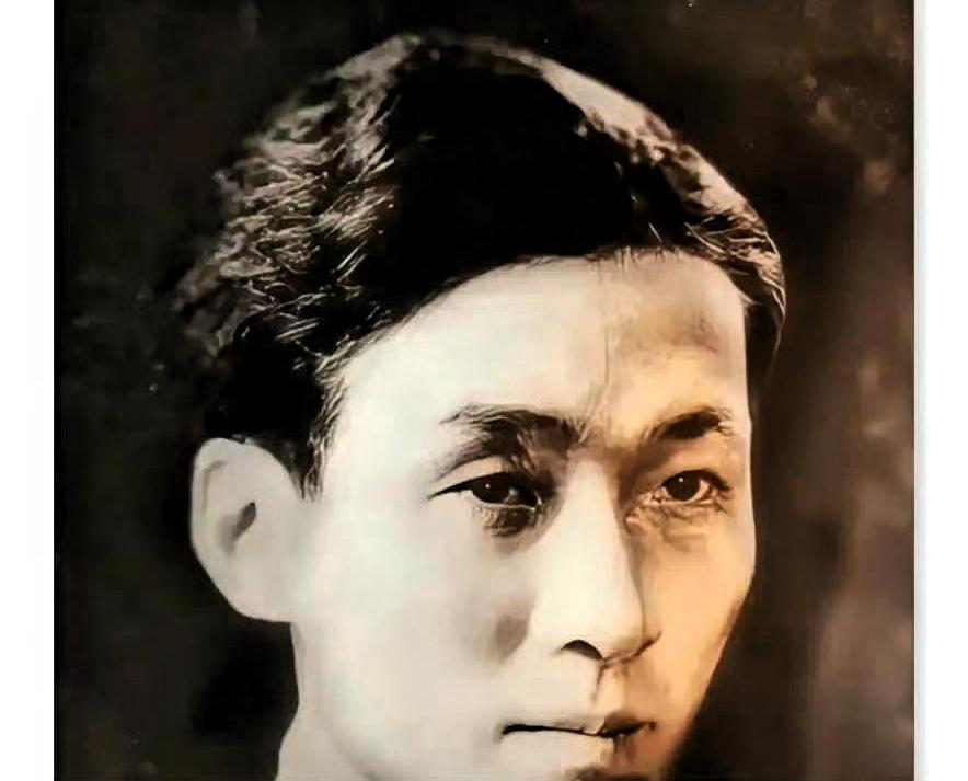 蒙冤二十四年，昔日上海公安局长重逢亲人已神志失常。1978年，失踪二十余年