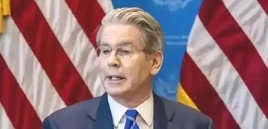 美国财长贝森特说：“世界扛不住一个年赚一万亿美元顺差的中国。”美国财长贝森