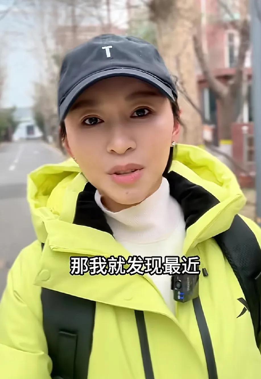 央视前主持人欧阳夏丹还会结婚吗？突然意识到欧阳夏丹已经48岁了，感觉记忆中她