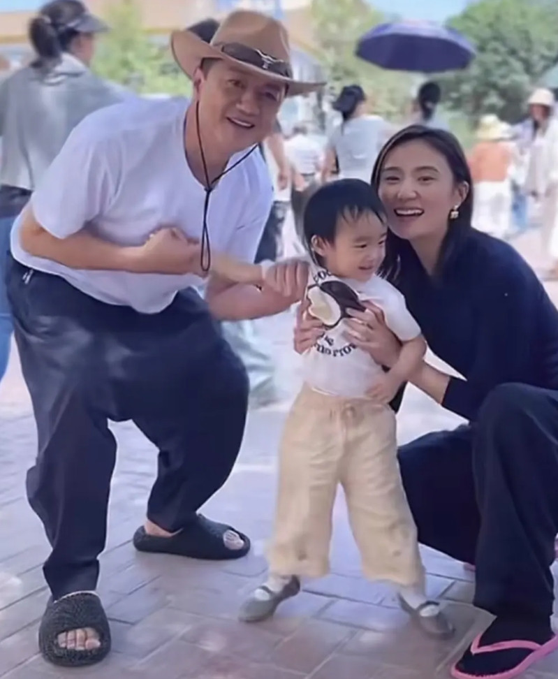 李亚鹏的老婆海哈金喜真是让人看不透她跟李亚鹏在一起到底图啥，要说长相，年
