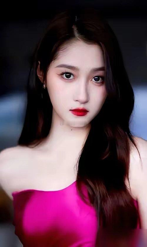 关晓彤新剧《耀眼》，数据炸了却被内部打回？芒果招商会片花一放，热度直接飙到第一！