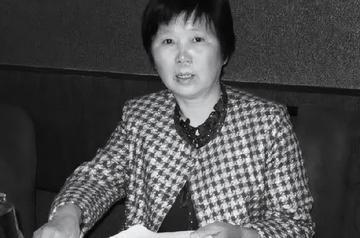 1974年，21岁女知青，夜间独自去厕所，却神秘失踪。连队把整座山翻了个遍，却仍