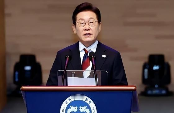 现在国际上出现一个怪相，就是只要跟日本跟中国发生矛盾，韩国就必须要来插上一脚，而