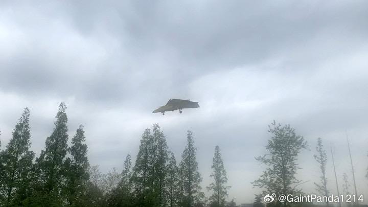 此照片拍摄于2022年，当时以为是p的，现在看这就是无人制空作战飞机[666]