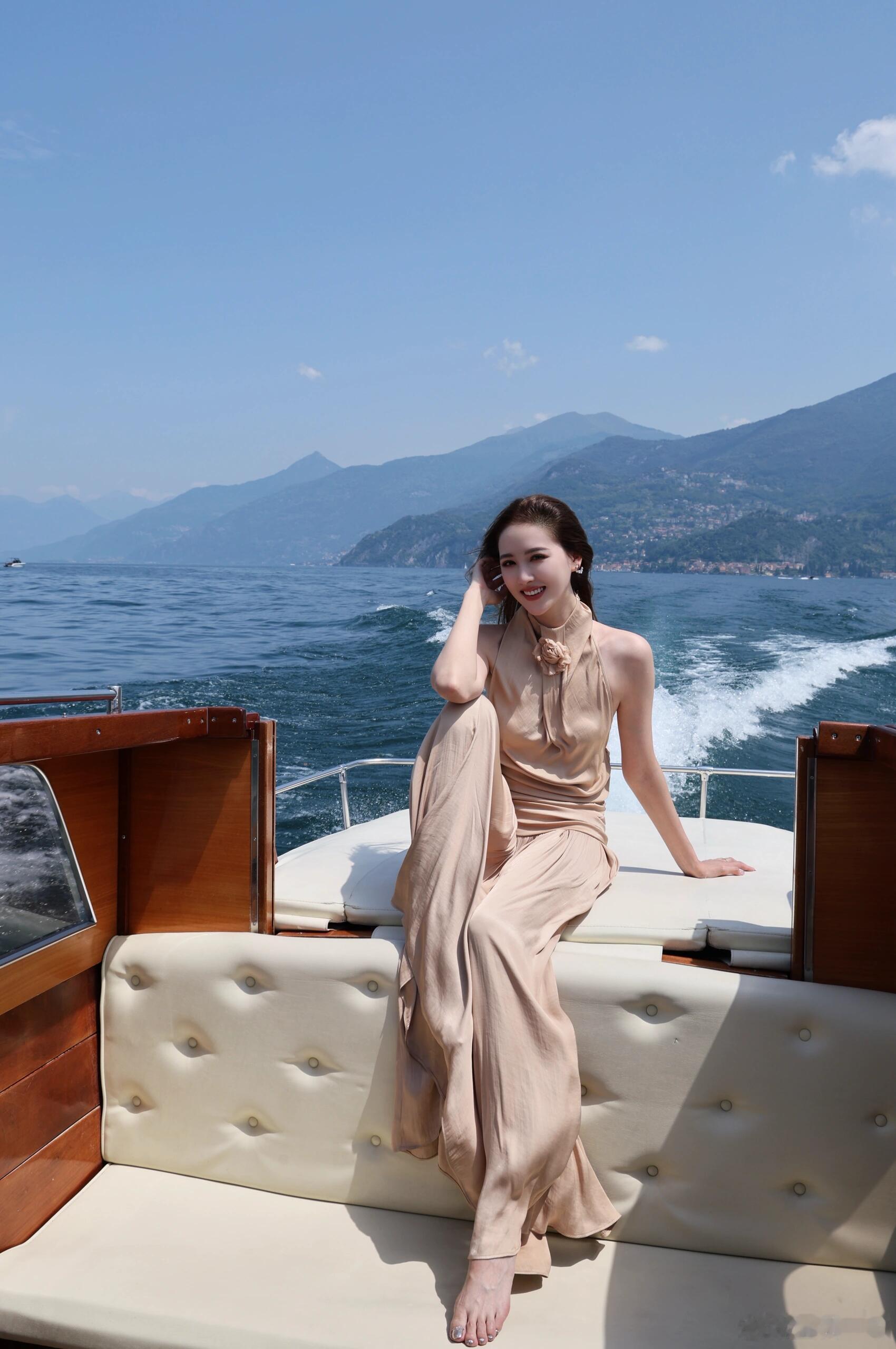 主持人李丹度假照🌊​​​