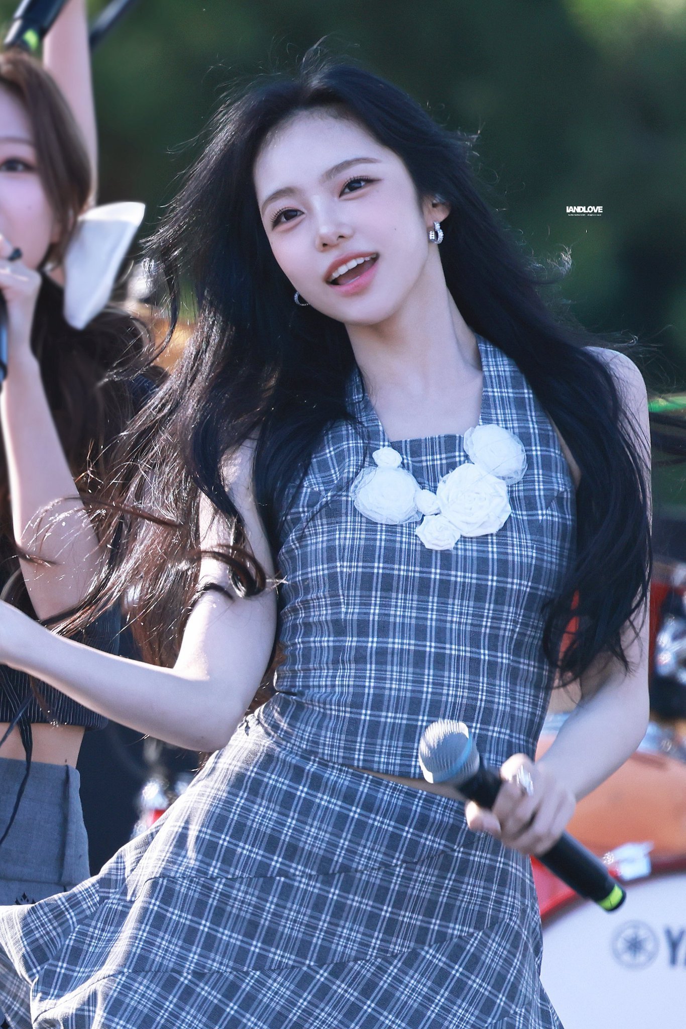 这也太清纯美了有这张脸干什么不成功啊真是….（IAN​​​