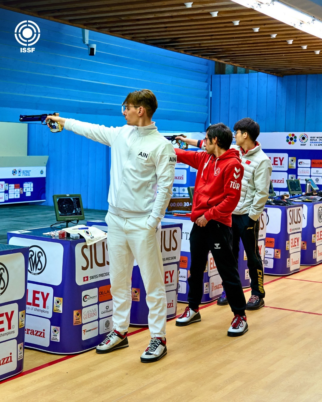男子10米气手枪布帅航比赛颁奖图cr德国射击新闻、土耳其射击协会、国际射联官网
