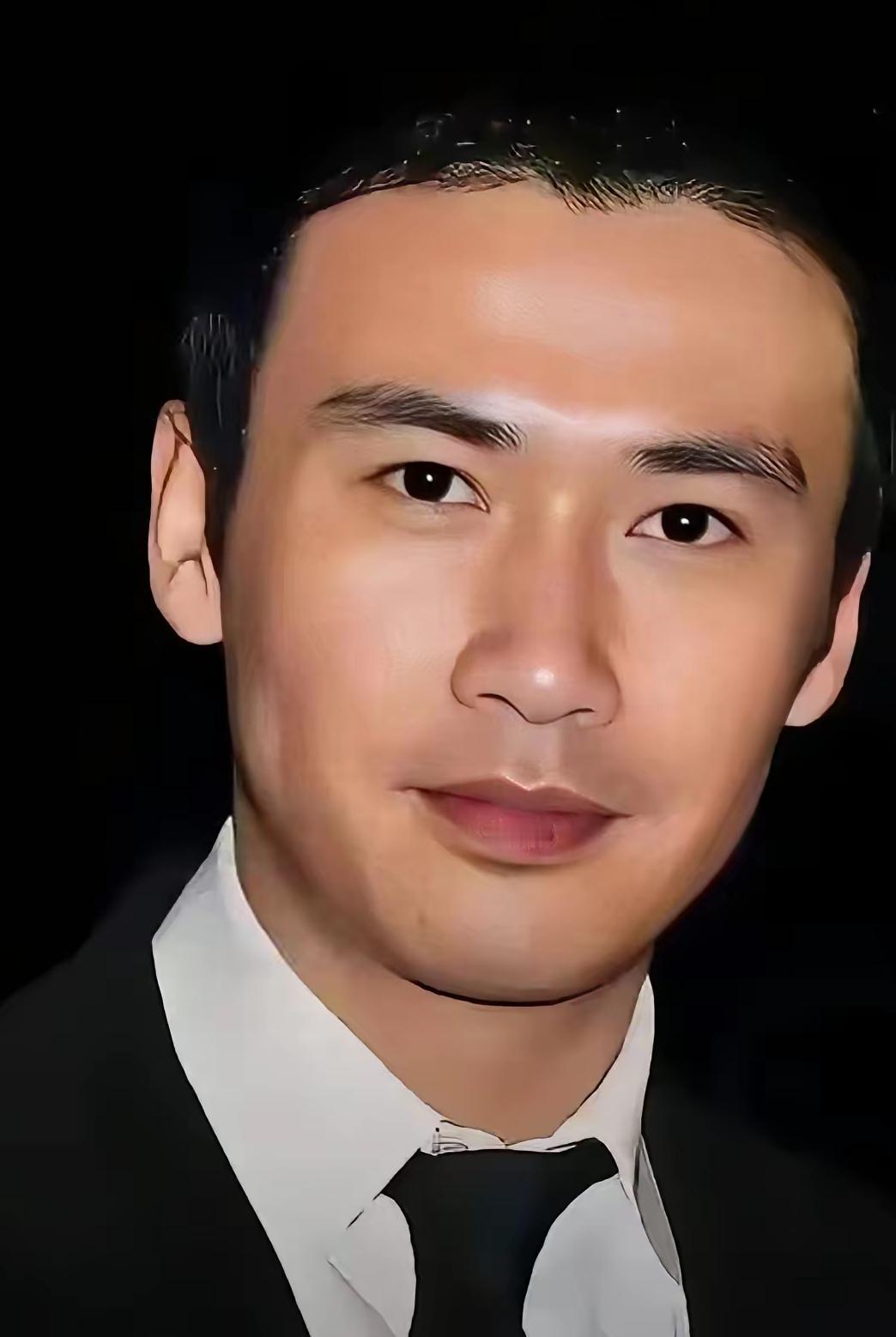 内娱公认颜值天花板！当年迷倒万千少女，妥妥一代人的梦中情郎。眉眼俊朗气质独特，