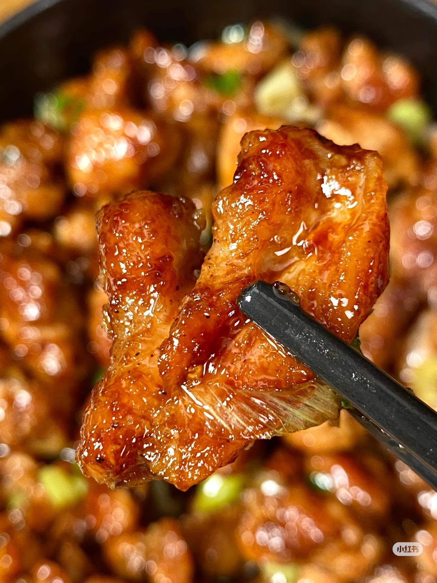 为什么鸡腿煮熟后仍会发红被误解的鸡肉我觉得鸡腿肉还蛮好吃的，而且很适合减肥的人使