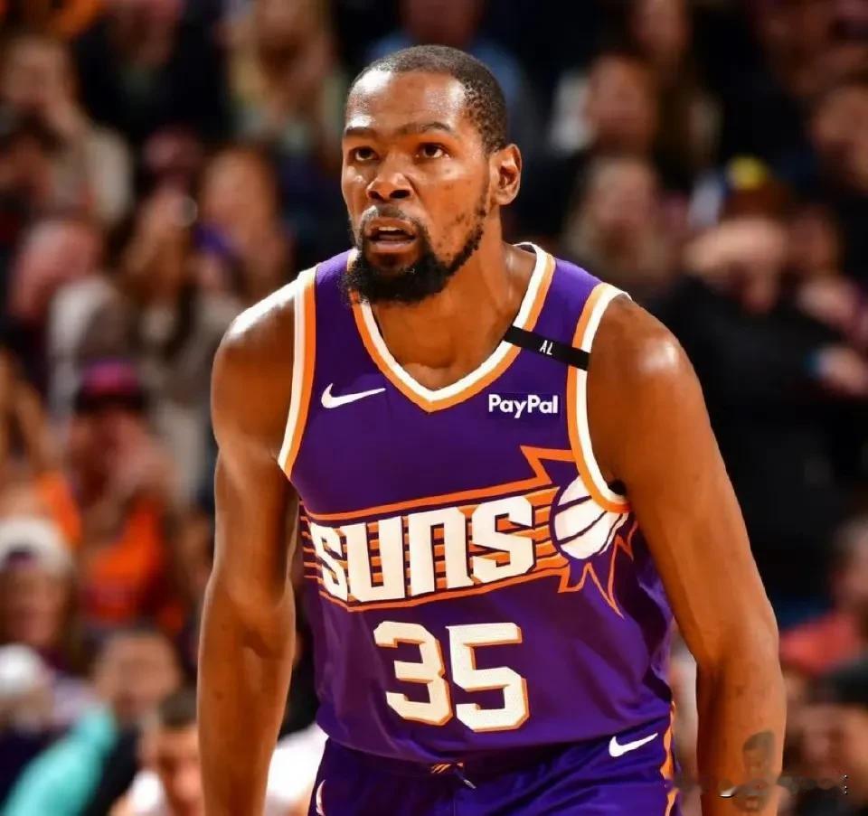 NBA名宿加里-佩顿在《Nightcap》节目中谈到了杜兰特。佩顿表示：“如