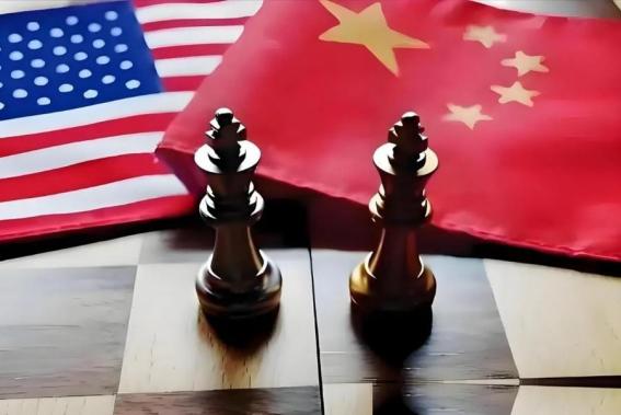 铁了心要灭掉中国？一股可怕力量到来了！以前大家总觉得美国是打压中国最凶的，动不动
