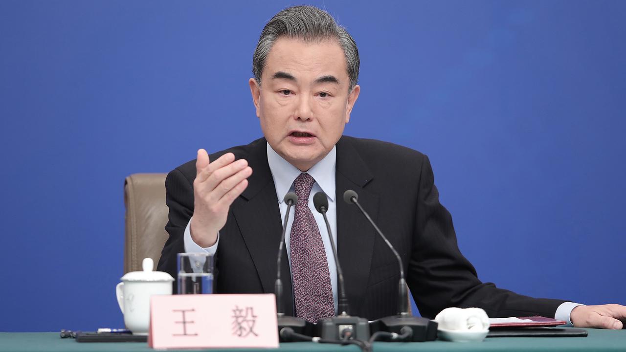 短短24小时，伊朗以色列俄罗斯接连与中国通话，这时候世界终于明白，特朗普怕的不在