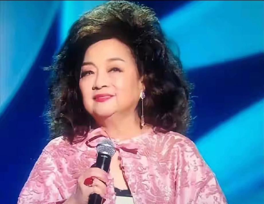 77岁徐小凤近况曝光！手握20处物业价值3亿港元，曾有5年隐婚久