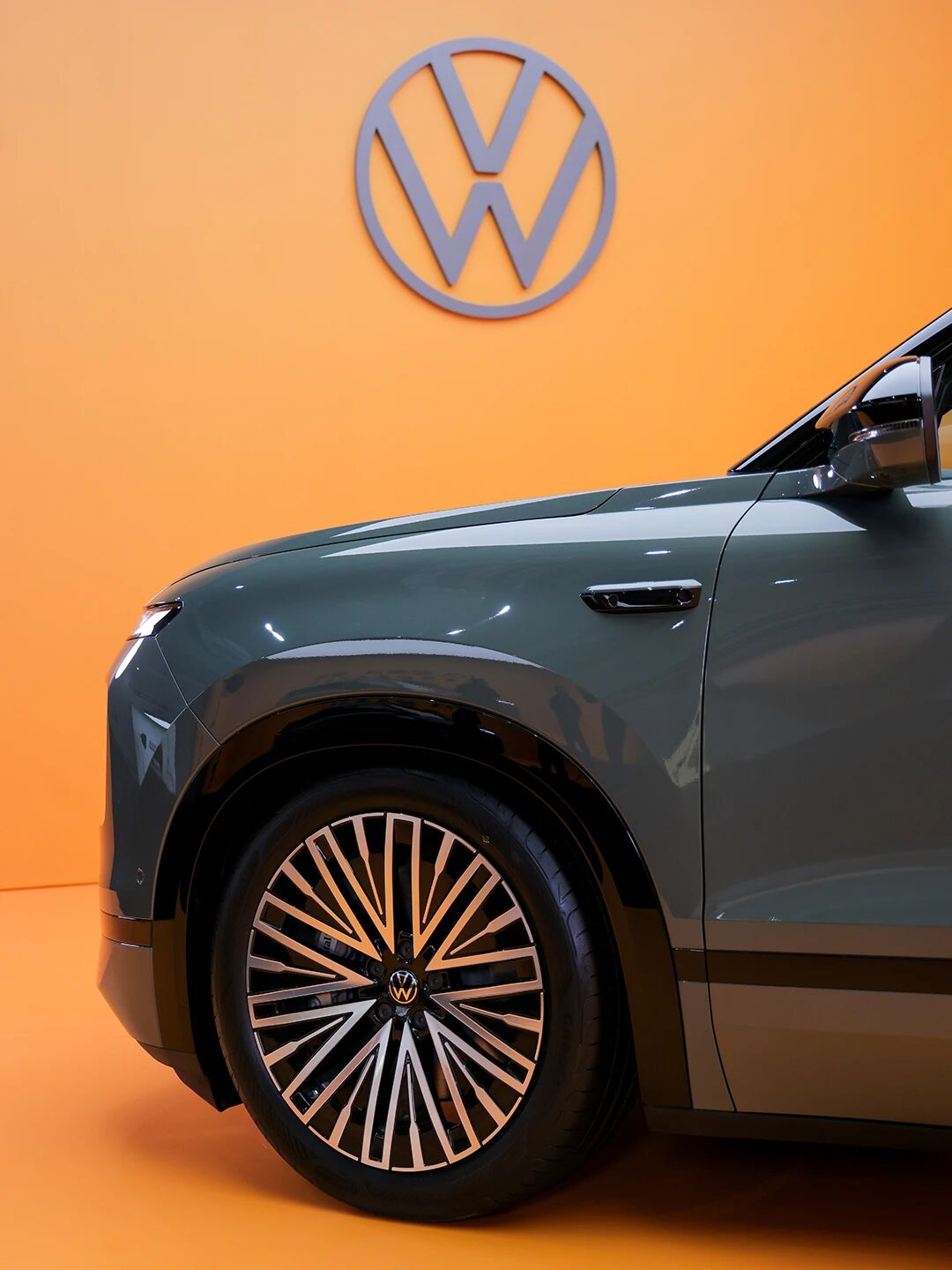 大众ID.ERA9X：德系旗舰大六座，增程续航超1600km上汽大众ID