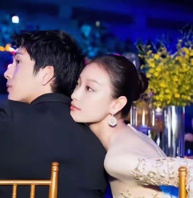 为什么是刘雯不是倪妮？因为刘雯才是符合井柏然的“梦中情妻”。首先，刘雯是绝对不会