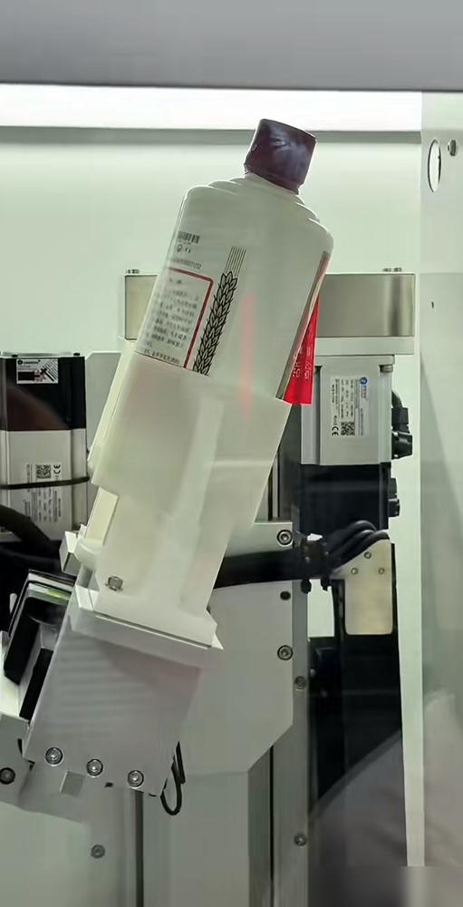 北京茅台哥，亏成了狗。最近飞天茅台都跌到1499的指导价了，他之前囤的大批新飞天