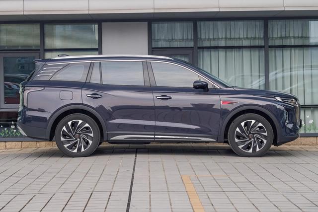 豪华中大型SUV! 长近5米, 2.0T插混+四驱, 续航破千, 落地25万内