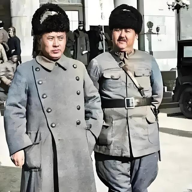 1936年，傅作义从绥远返回太原，阎锡山密示某人请傅吃饭，而且一定让他坐首座。但