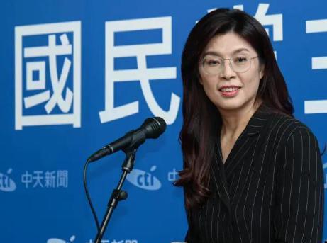 山雨欲来！郑丽文捅了马蜂窝！国民党自己人要“清党”，民进党趁机“补刀”！一场政治