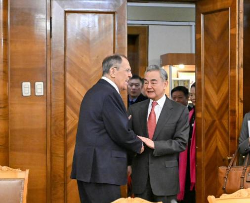 美伊翻脸后，多国高官排队访华，普京挂掉电话后安排了重要任务 据中国外交部消息