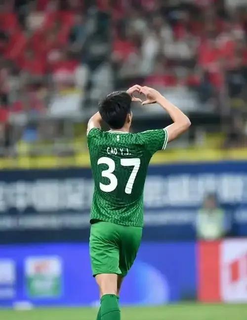 申花球迷着急了！北京国安1-0领先了！而申花目前还是0-0，场面好像还没有优势！