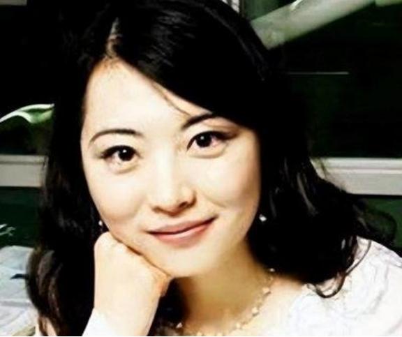 “我宁愿在美国住下水道，翻垃圾！也不回中国！”谁能想到，说出这句话的人，竟然是