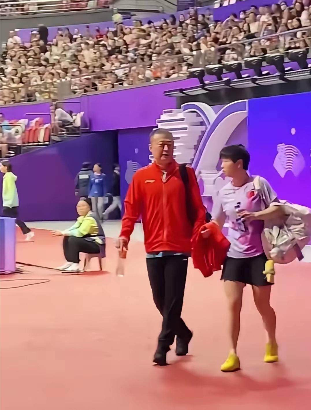 给孙颖莎一个小建议：奥运要夺冠，马琳要跟紧！马琳有几个长处：1、奥运冠军，