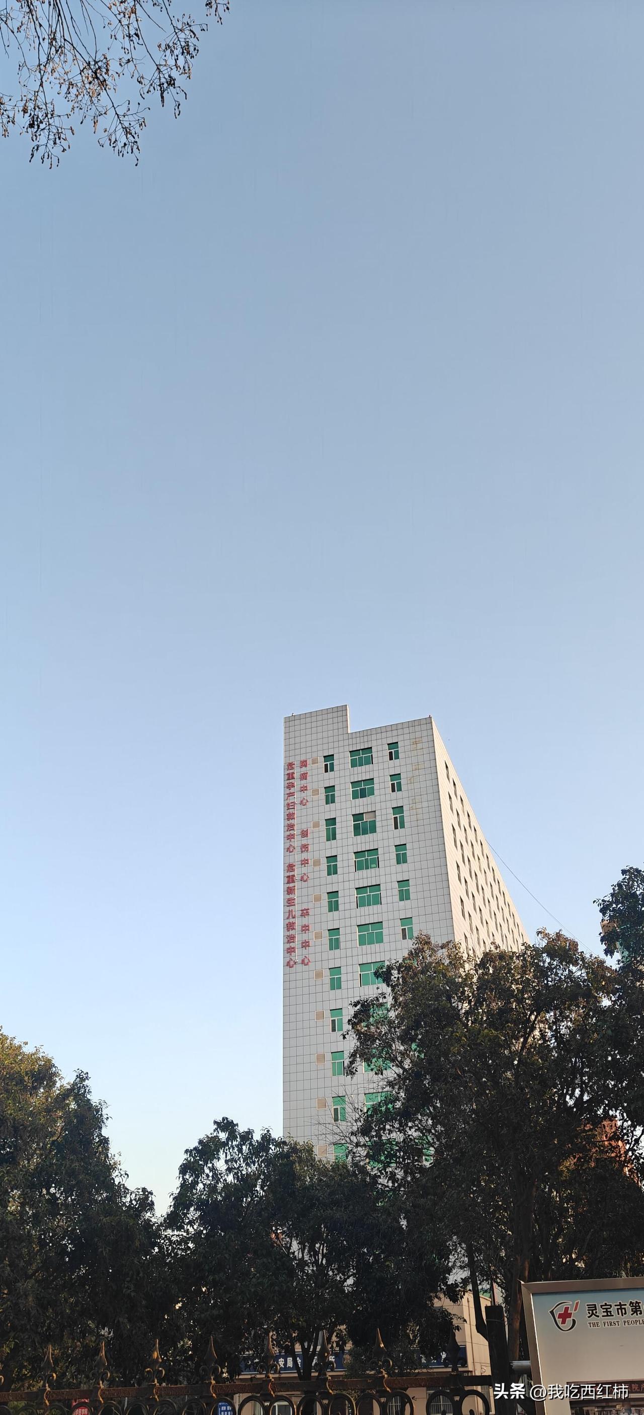 ICU里那三个人的最后一句话这个月，科室收了三个心梗的。都救回来了。但他们醒来