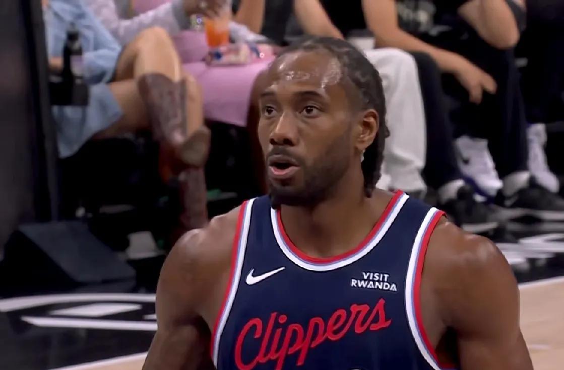 快船血洗国王29分，战绩追平开拓者，接下来剩余4场比赛该如何应对？目前快船战