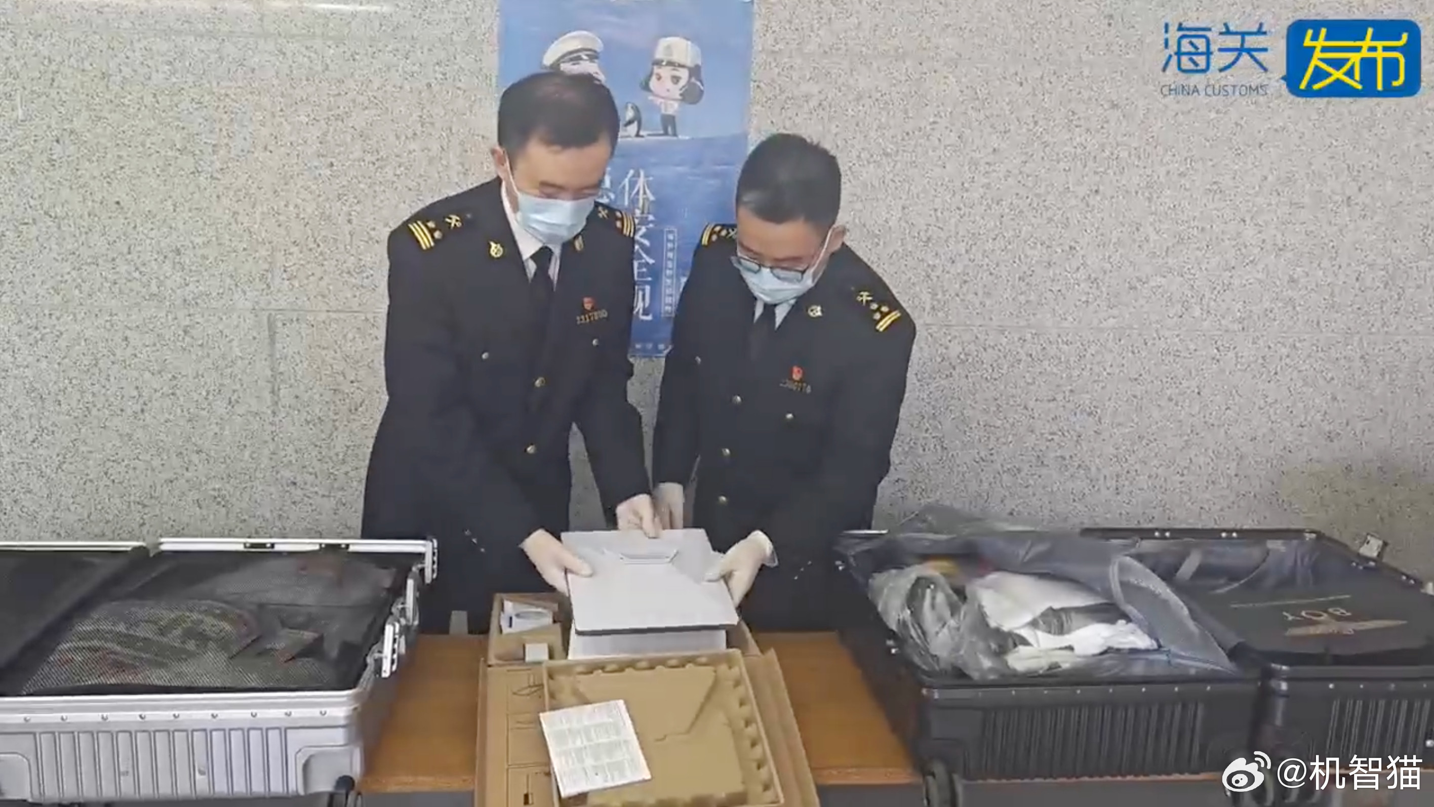 江阴海关在旅客的行李中查获了一台没有申报的星链卫星通信设备这东西属于国内相关部门