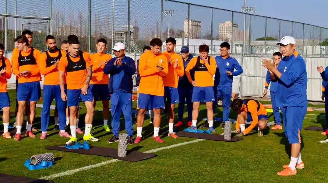 中超展望：山东泰山球迷冠军梦，新赛季将照进现实！下午与球迷聊天，有表示——成