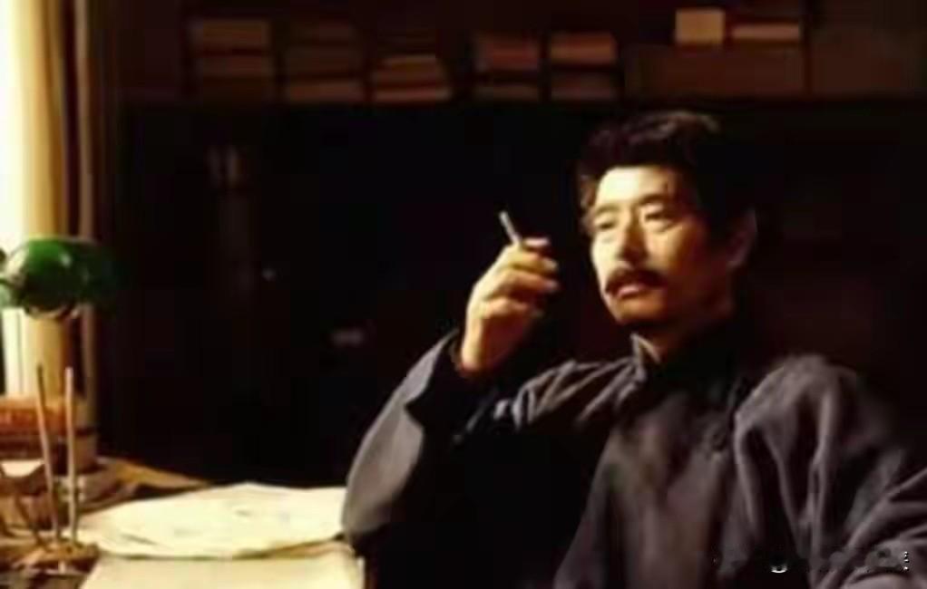 鲁迅先生儿童时期在三味书屋读书，后来成作家写了三味书屋，让寿镜吾先生名扬天下。