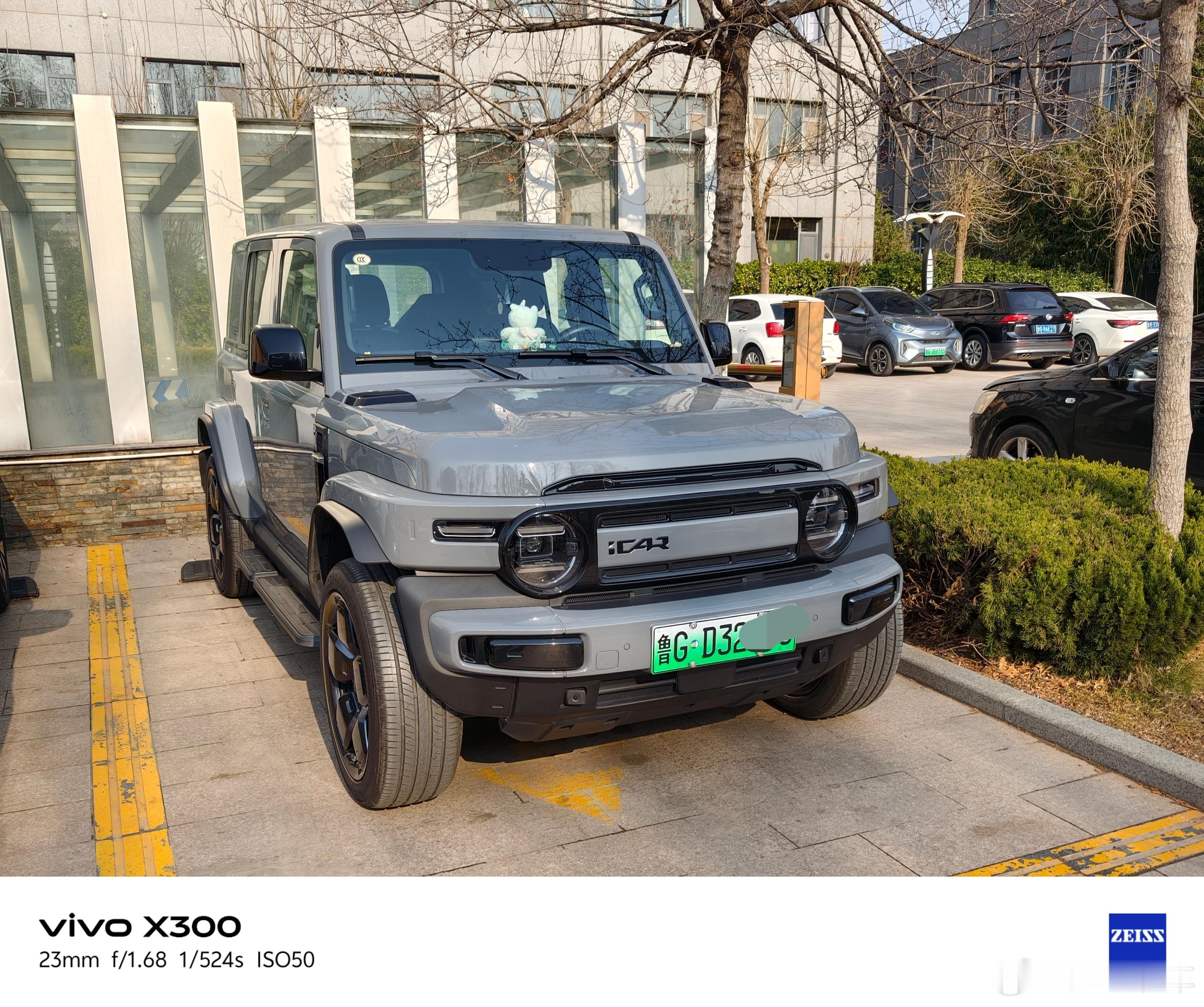 这小车看起来真精神，212正统没复兴，让icar给用新能源复兴了