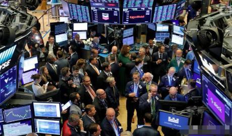 加拿大CP24网站引用当地汽车经销商的话“我完全被震惊了”，这位经销商经常在全球